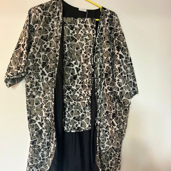 Ensemble Chemise et Pantalon Imprimé Noir et Blanc - Picture 2 of 3